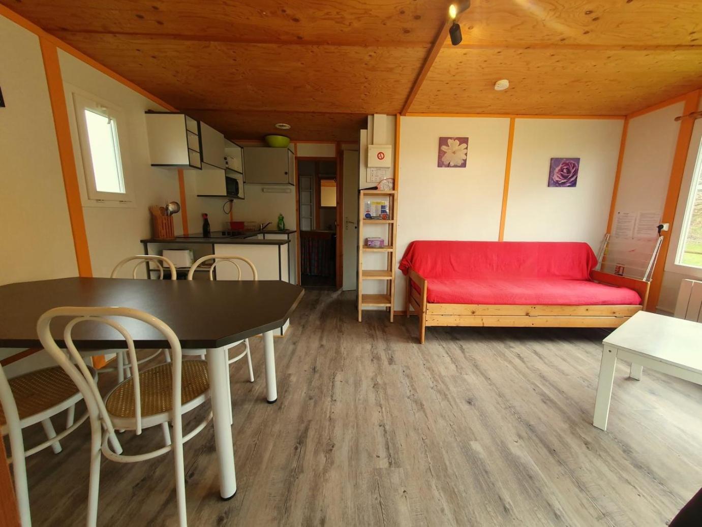 Les Chalets Du Quignon Autry-le-Chatel ภายนอก รูปภาพ